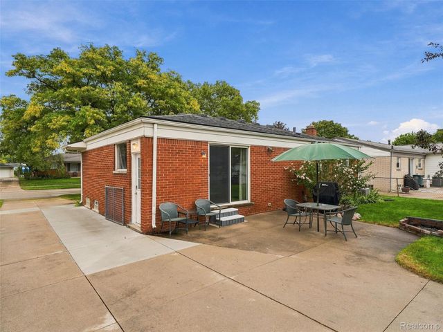 2310 Camilla Drive, Troy, MI 48083