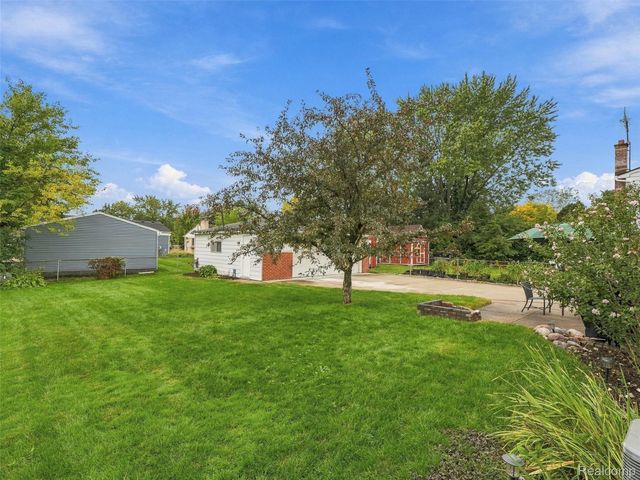 2310 Camilla Drive, Troy, MI 48083