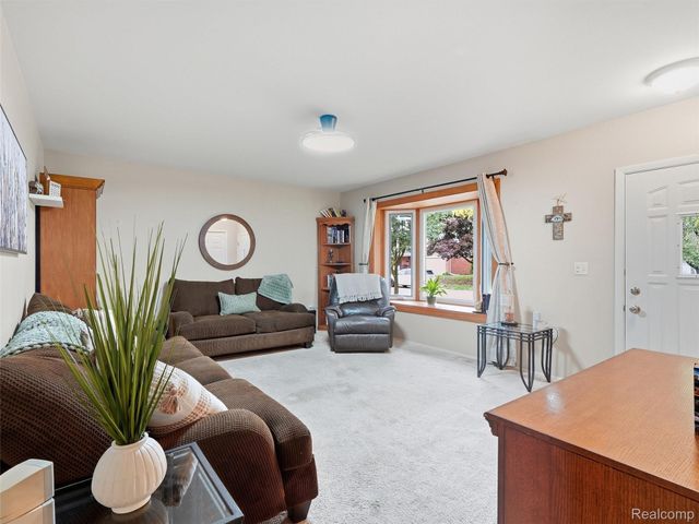 2310 Camilla Drive, Troy, MI 48083
