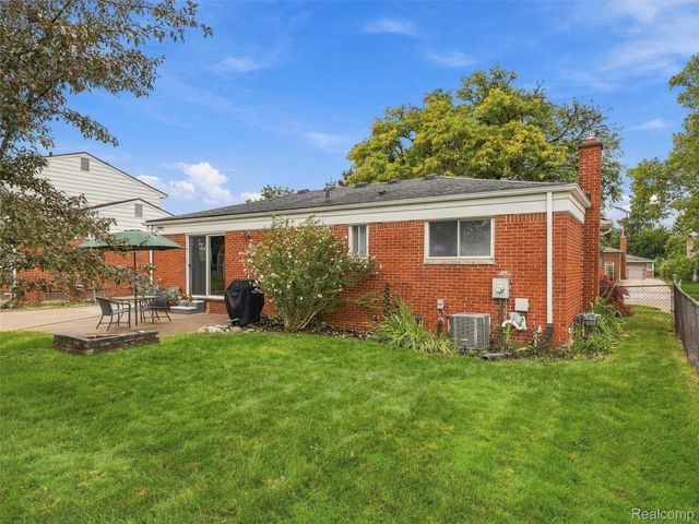 2310 Camilla Drive, Troy, MI 48083