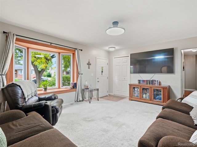 2310 Camilla Drive, Troy, MI 48083