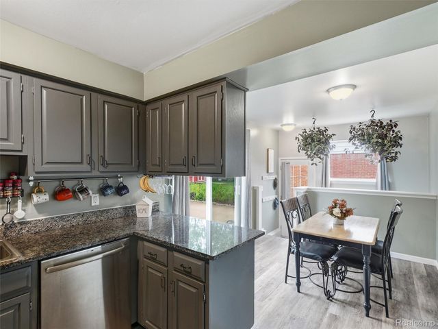 2310 Camilla Drive, Troy, MI 48083