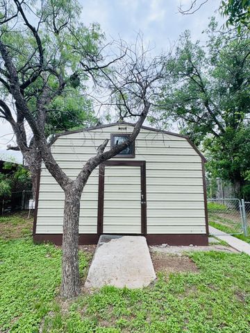 1510 E Harris Avenue, San Angelo, TX 76903