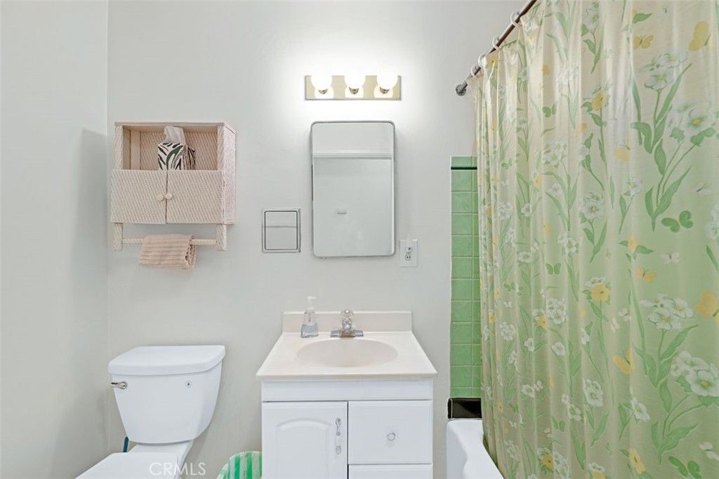 Image 12 of property listing at 4924 Kauffman Avenue, Temple City, CA 91780