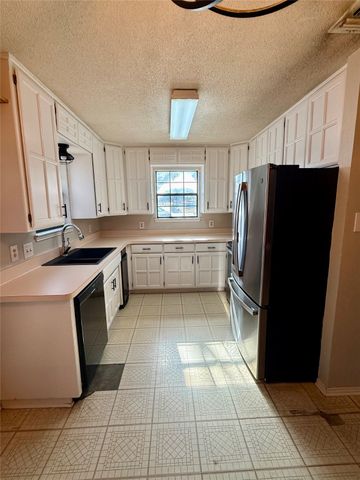 1416 Briar Circle 1416 & 1418, Crowley, TX 76036