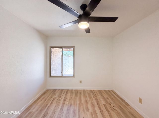 5208 E TAMBLO Drive, Phoenix, AZ 85044