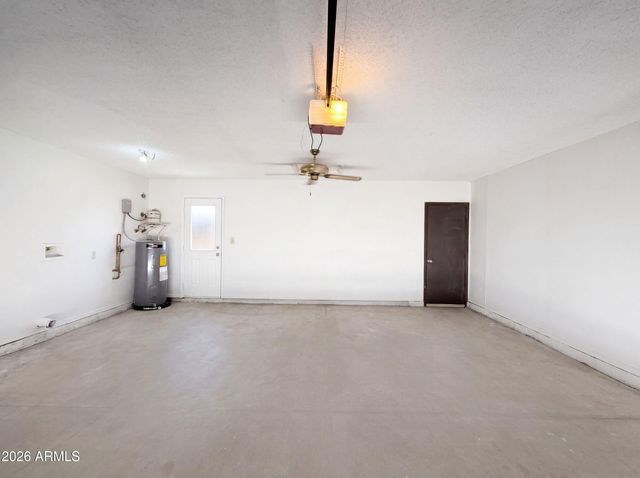 5208 E TAMBLO Drive, Phoenix, AZ 85044