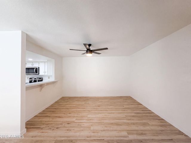 5208 E TAMBLO Drive, Phoenix, AZ 85044