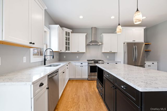 13 Harrier Ridge Drive, Wallkill, NY 12589