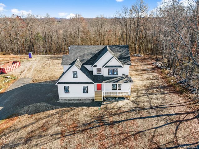 13 Harrier Ridge Drive, Wallkill, NY 12589