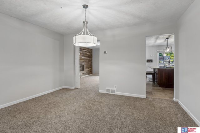 8222 Gold Street, Omaha, NE 68124