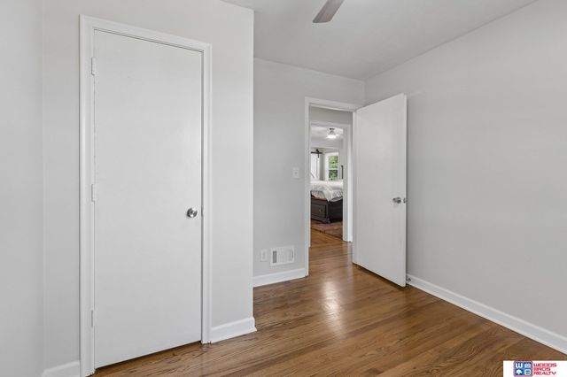 8222 Gold Street, Omaha, NE 68124