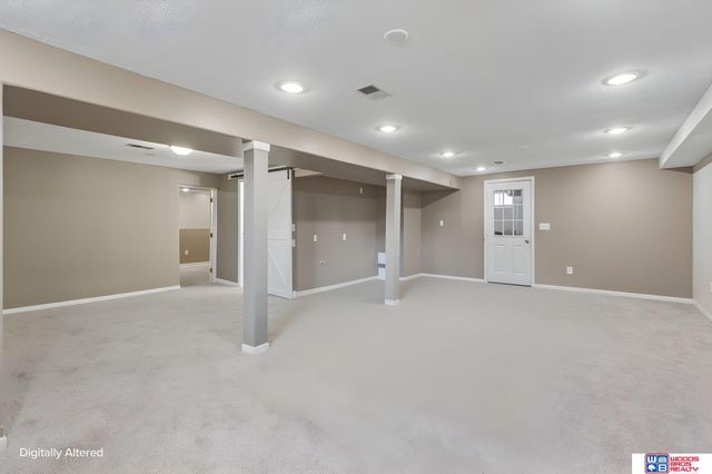 8222 Gold Street, Omaha, NE 68124