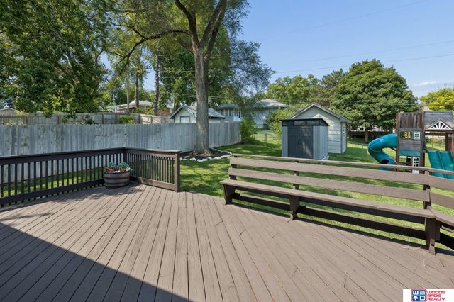 8222 Gold Street, Omaha, NE 68124