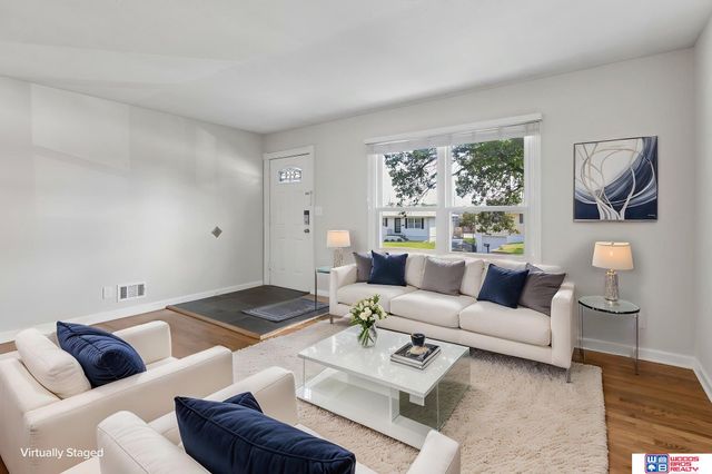 8222 Gold Street, Omaha, NE 68124