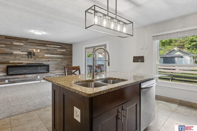 8222 Gold Street, Omaha, NE 68124