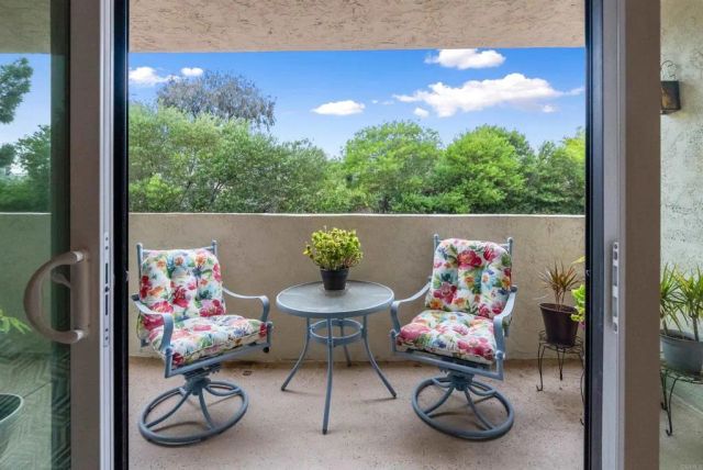 17607 Pomerado Road 101, Rancho Bernardo (san Diego), CA 92128