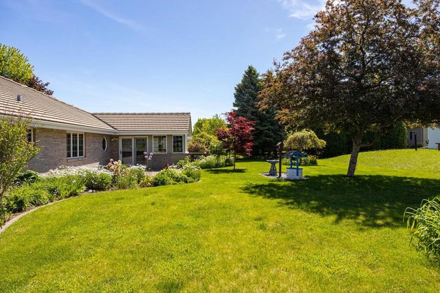 509 KADINGER WAY, Little Chute, WI 54140