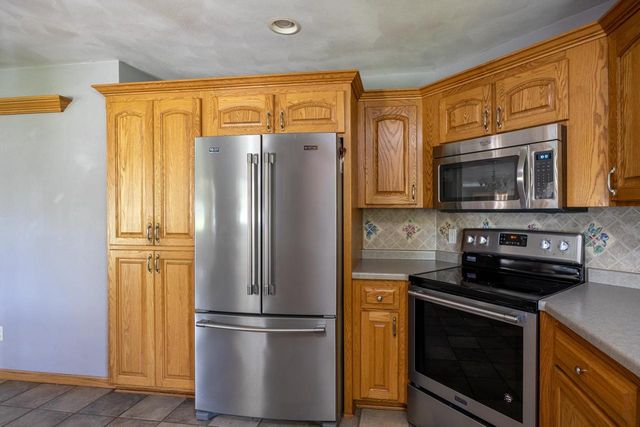 509 KADINGER WAY, Little Chute, WI 54140