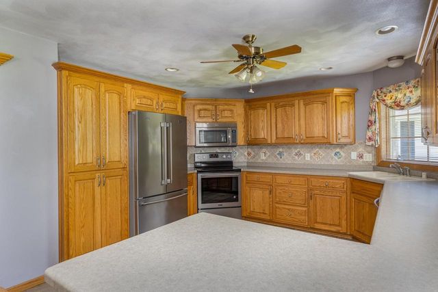 509 KADINGER WAY, Little Chute, WI 54140