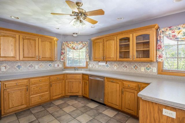 509 KADINGER WAY, Little Chute, WI 54140