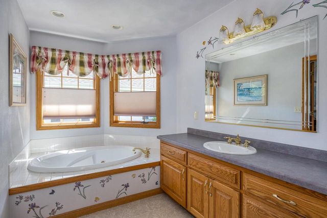 509 KADINGER WAY, Little Chute, WI 54140