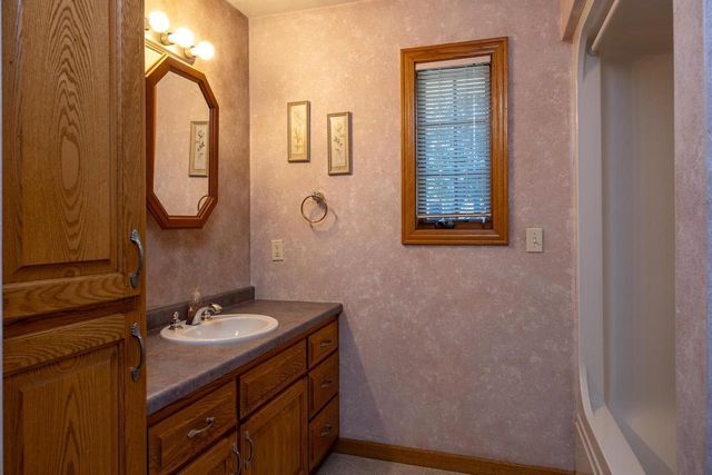 509 KADINGER WAY, Little Chute, WI 54140