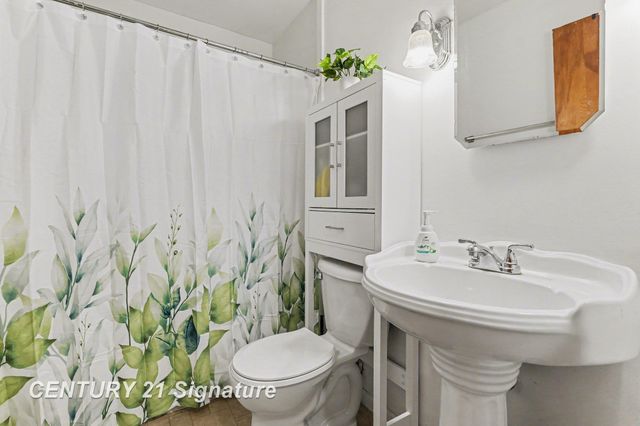 3312 W Genesee Avenue, Saginaw, MI 48602