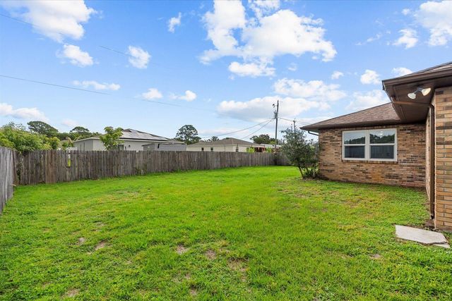 371 SW Butler Avenue, Port St. Lucie, FL 34983