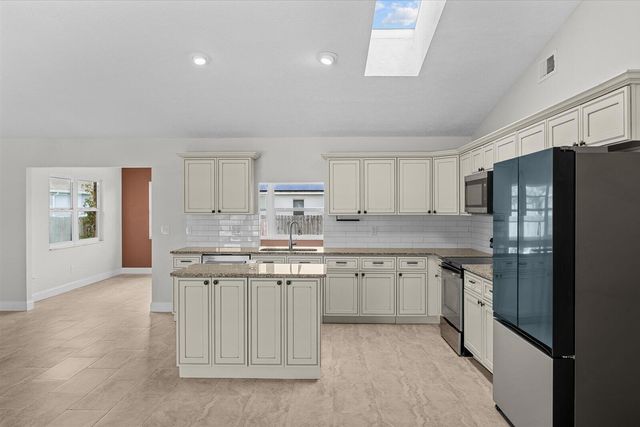371 SW Butler Avenue, Port St. Lucie, FL 34983