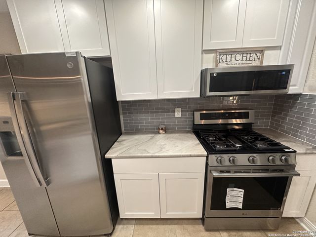 12702 Thomas Sumter, San Antonio, TX 78233