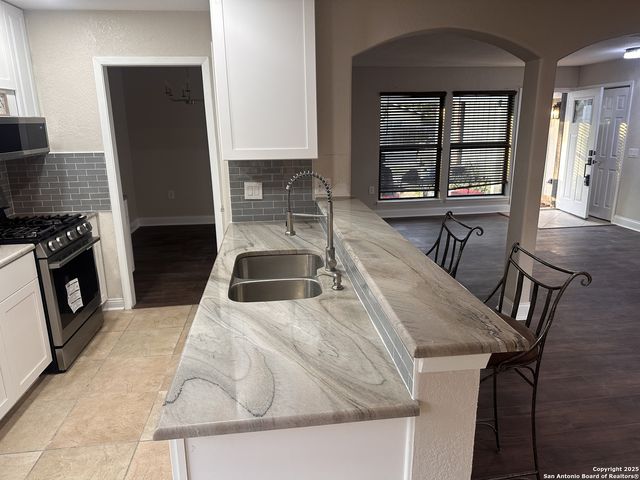 12702 Thomas Sumter, San Antonio, TX 78233