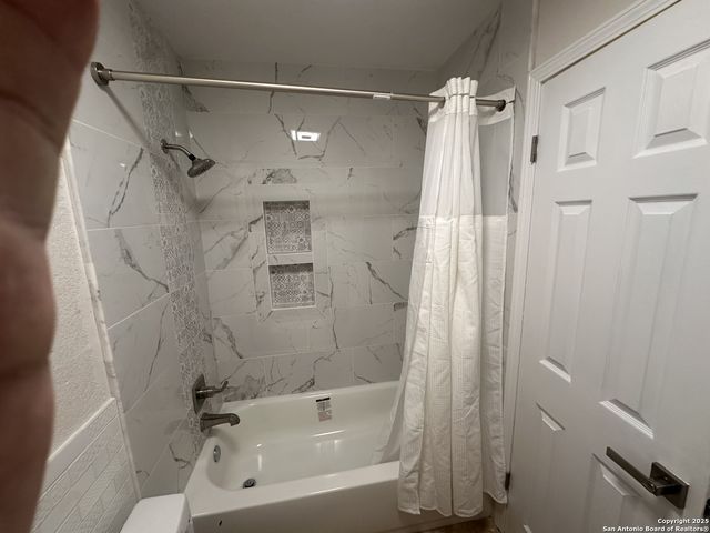 12702 Thomas Sumter, San Antonio, TX 78233