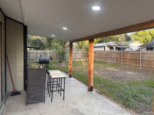 12702 Thomas Sumter, San Antonio, TX 78233