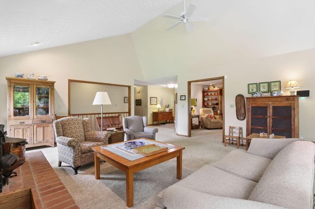 1525 Cole Road, Columbus, OH 43228