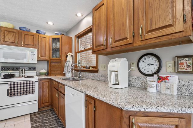 1525 Cole Road, Columbus, OH 43228