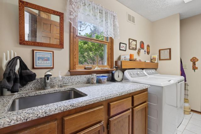 1525 Cole Road, Columbus, OH 43228