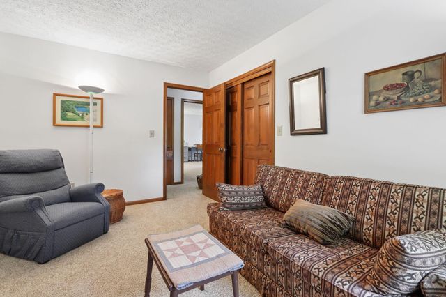 1525 Cole Road, Columbus, OH 43228
