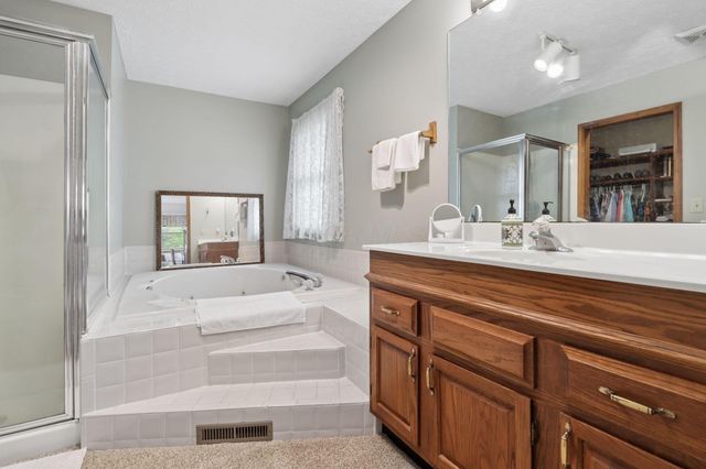 1525 Cole Road, Columbus, OH 43228