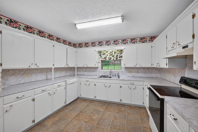 7516 Waterwood Drive, Greenwood, LA 71033