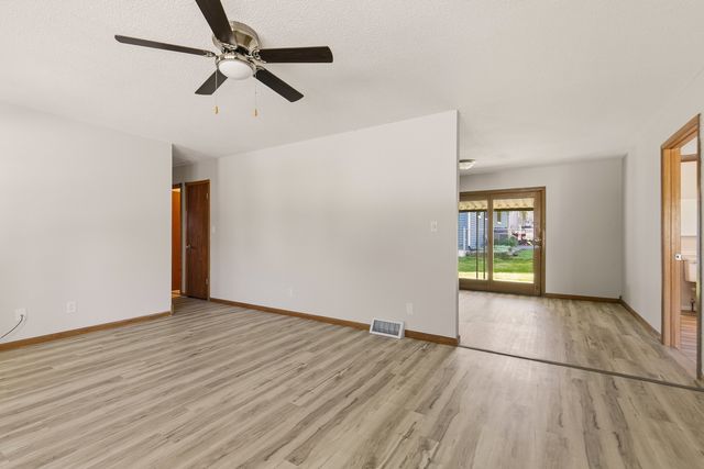1501 Cherry Hills Road, Bettendorf, IA 52722