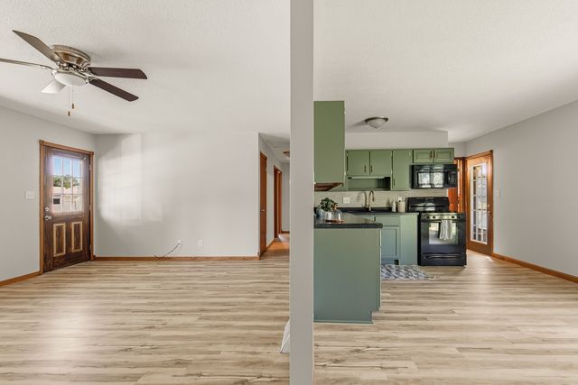 1501 Cherry Hills Road, Bettendorf, IA 52722