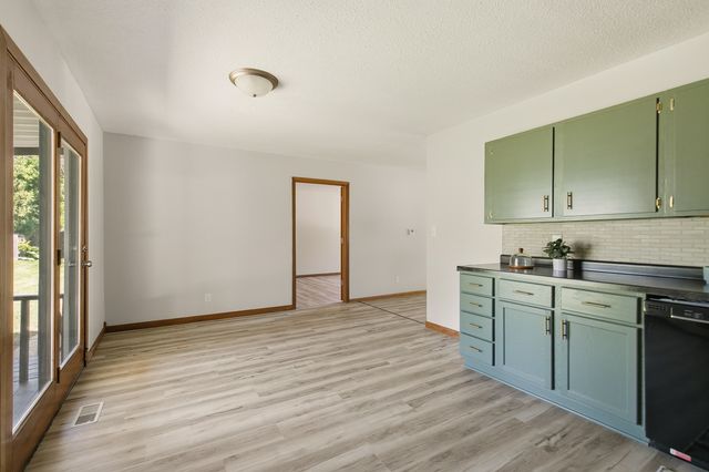 1501 Cherry Hills Road, Bettendorf, IA 52722