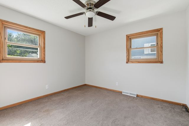 1501 Cherry Hills Road, Bettendorf, IA 52722