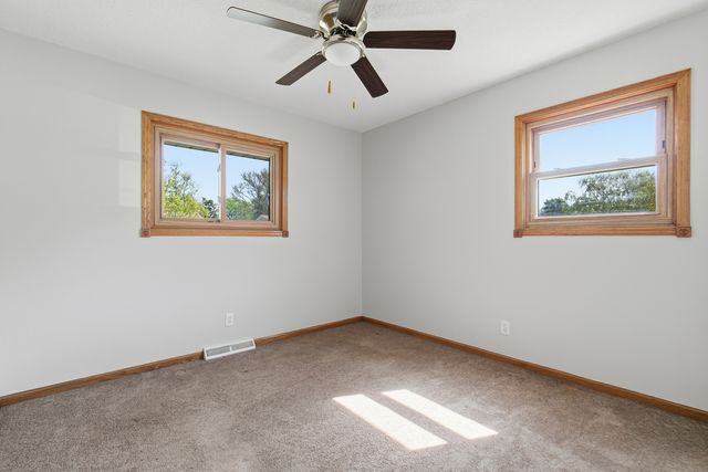 1501 Cherry Hills Road, Bettendorf, IA 52722