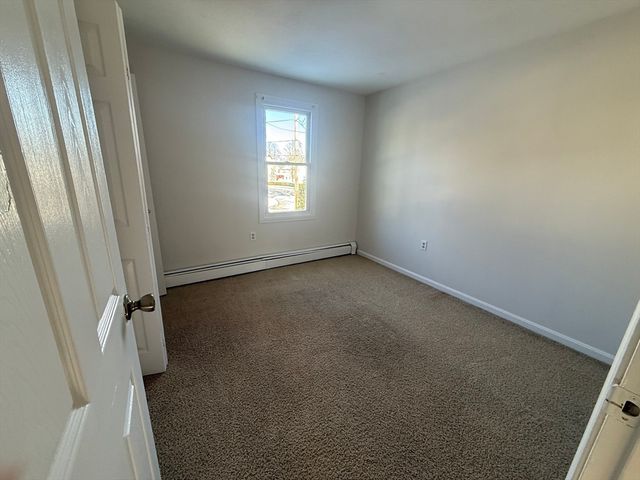 11 Julian Ln 11, Milford, MA 01757