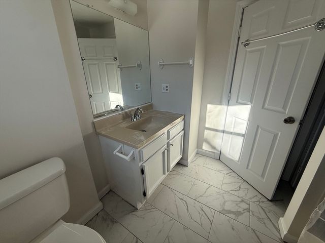 11 Julian Ln 11, Milford, MA 01757