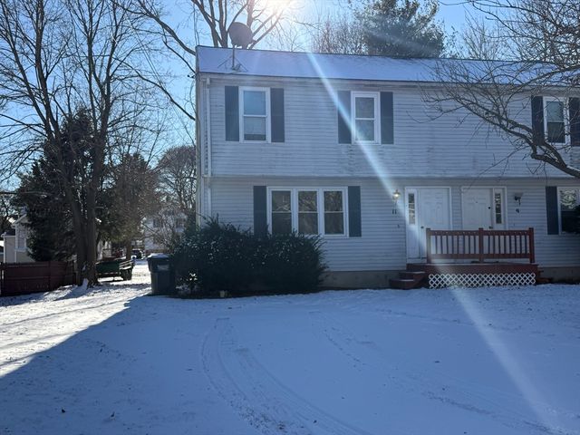 11 Julian Ln 11, Milford, MA 01757