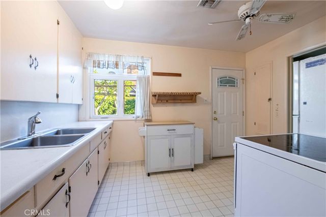 14300 Grammar Place, Panorama City, CA 91402