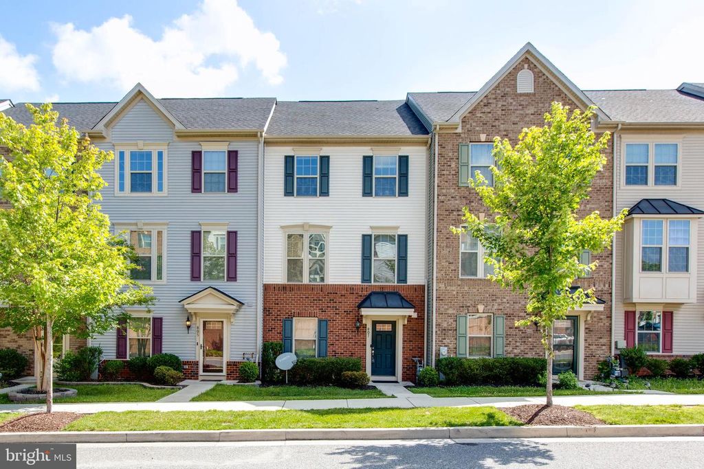 807 FOXLEIGH WAY, Baltimore, MD 21220